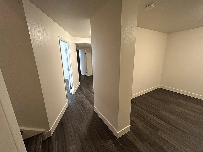 908 Avalon Ave — Photo 11