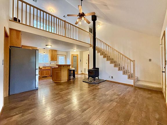 3rd image of 300 Colonial Dr