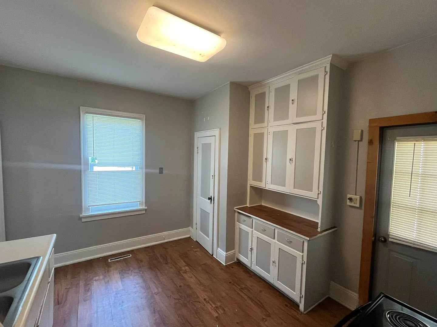 1104 Birch — Photo 3
