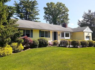 28 Sunset Rd, Pompton Plains, NJ 07444