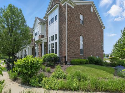 652 Grosvenor Ln, Aurora, IL, 60504