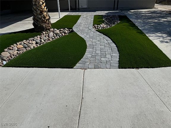 3rd image of 6117 Iris Cir
