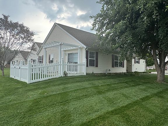 4th image of 909 Lincoln Park Dr W