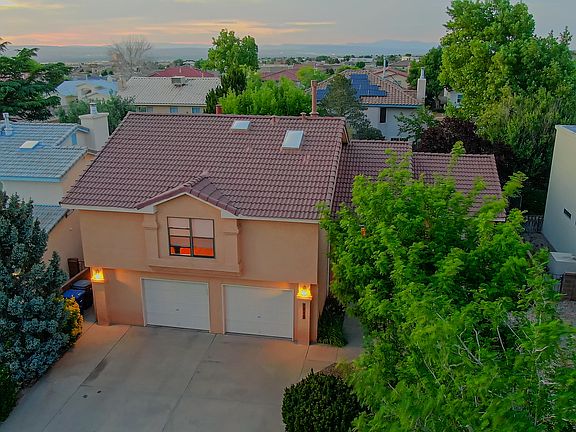 2nd image of 7915 Eagle Rock Ave NE
