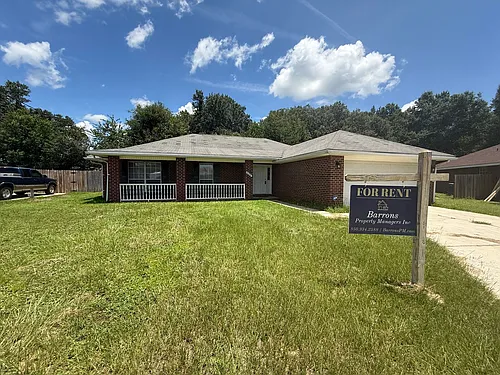 4902 Chads Cir Photo 1