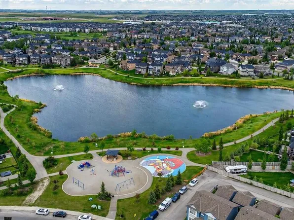22 S Panatella Rd NW #207, Calgary, AB T3K 0V4