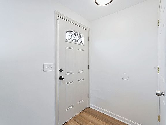 2nd image of 4580 Brookview Dr