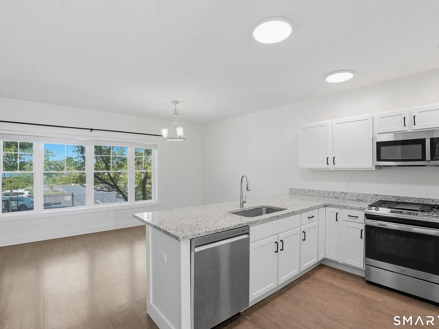 2 bed, 2.5 bath, 1605 sqft, $3,500 — Photo 3