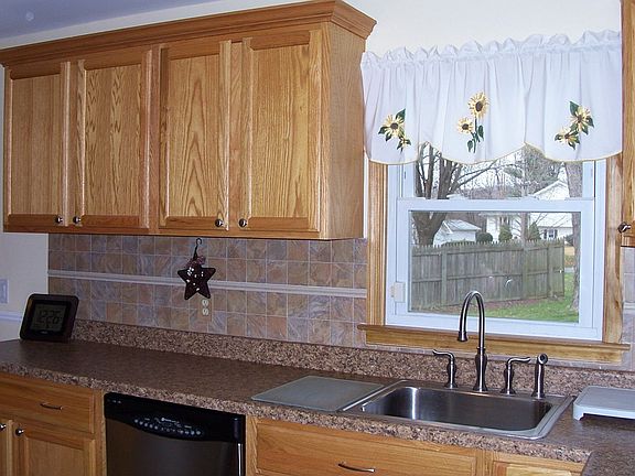 3rd image of 39 Scotchtown Dr