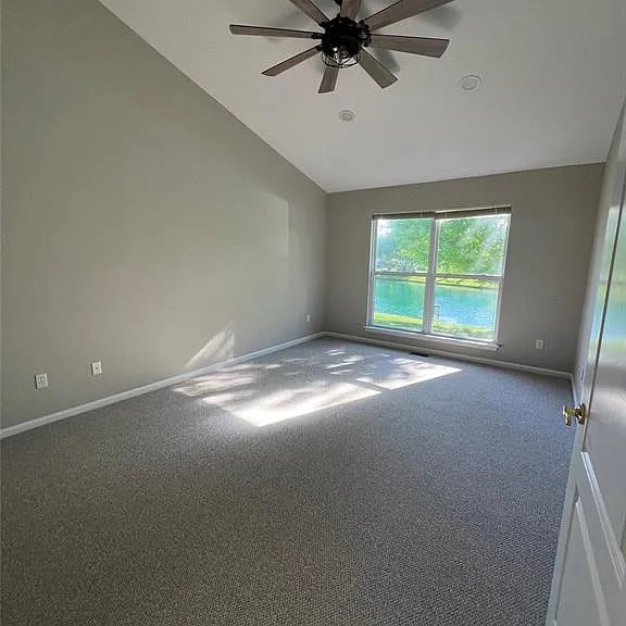 703 Constance Ln — Photo 10