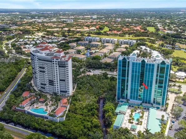 7515 Pelican Bay Blvd, Naples, FL