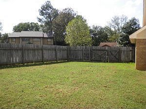 3rd image of 704 N Cumberland Ct