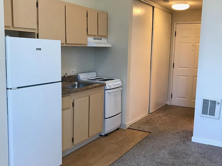 420 S Palm Dr — Photo 8