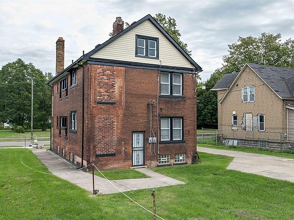 4th image of 3485 Parker St