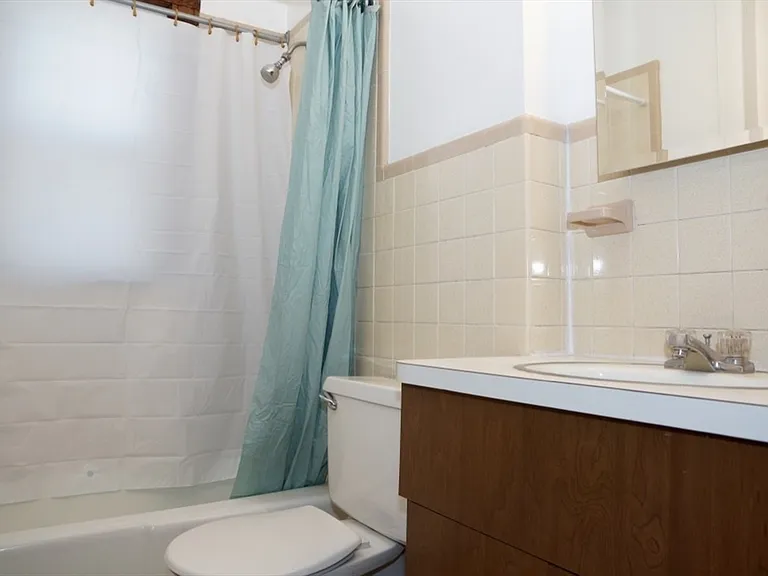18 Indiana Ave #1 — Photo 4