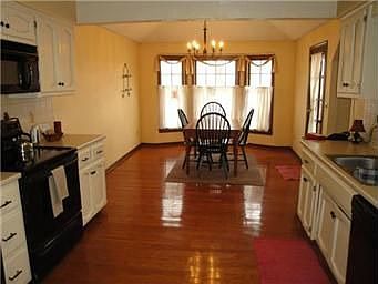 4th image of 1109 Canterbury Ln
