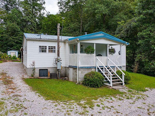 1st image of 831 Beech Bottom Rd