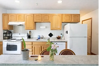 121 Centre St #4 Photo 1