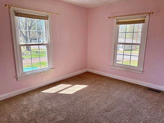 5th image of 3408 E 15th Ave
