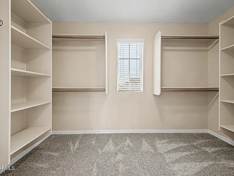 2531 E Eleana Ln — Photo 26