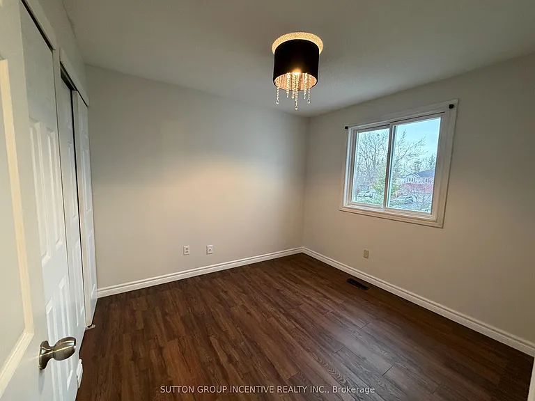 90 Moon Dr — Photo 17
