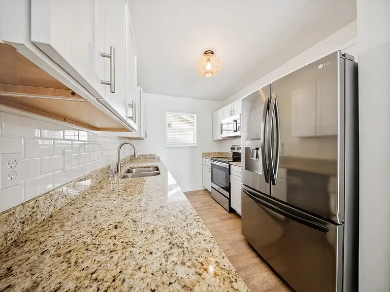 1560 Cinnamon Bear Cir — Photo 28