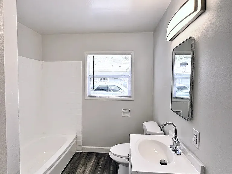 467 S Buena Vista Ave #11 — Photo 3
