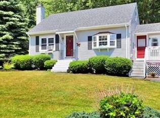 43 Manor Rd, Shrewsbury, MA 01545