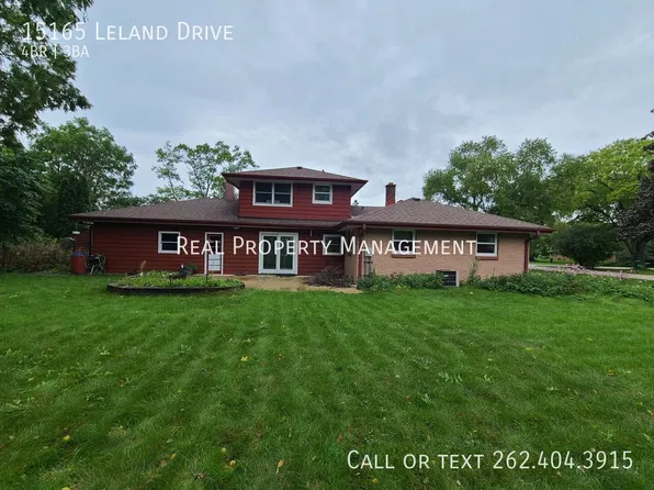 15165 Leland Dr, Brookfield, WI 53005