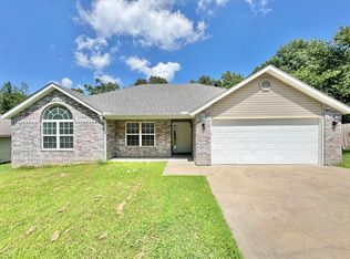 8 Boreland Ln, Bella Vista, AR 72715