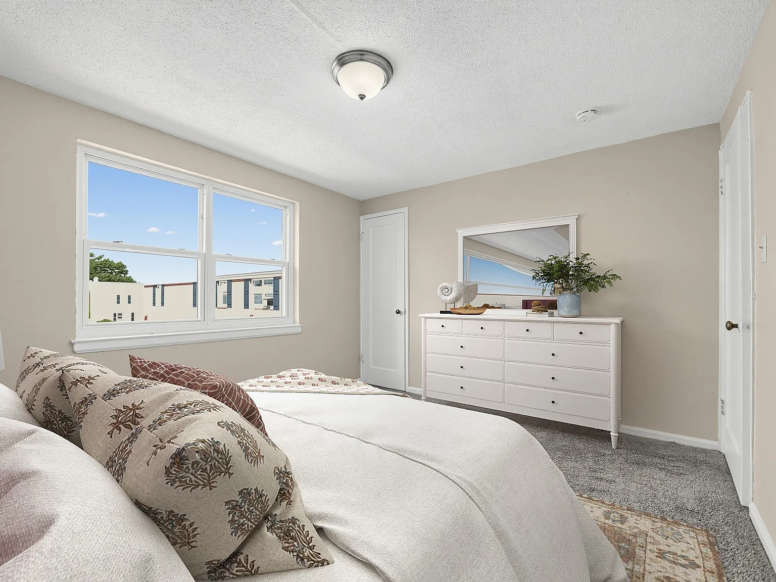 Crestwood Townhomes — Photo 4