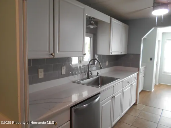 14305 Nectarine St, Brooksville, FL 34613