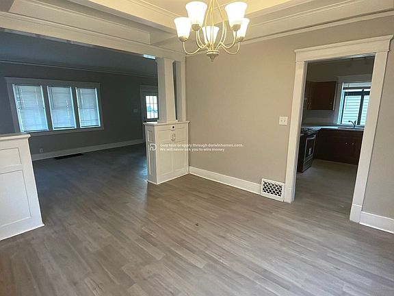 5th image of 2409 N Peoria Ave