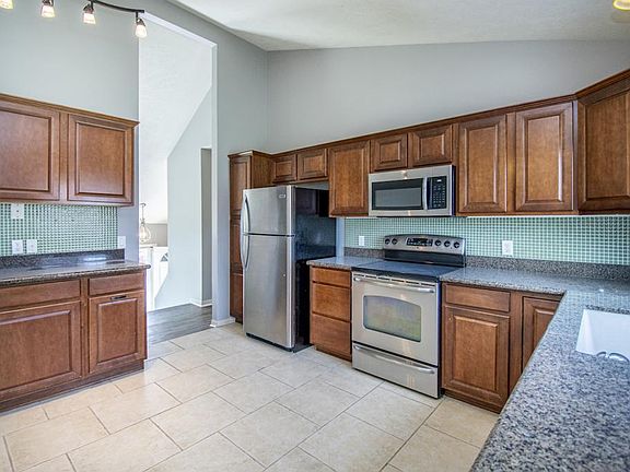 5th image of 2504 Winding River Dr