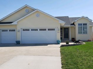 660 Meadow Cir, Huxley, IA 50124