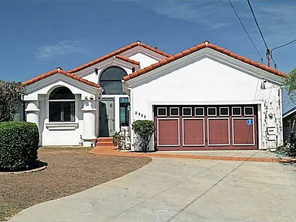 2332 Illion St, San Diego, CA 92110
