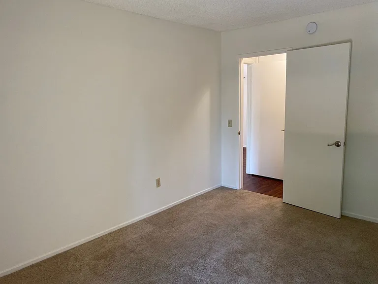 Concord's Unit with Carpet