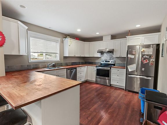 4th image of 648 Alyssa Pl