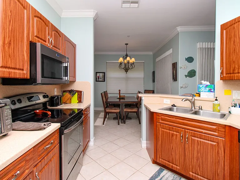 817 Carrick Bend Cir #101 — Photo 5
