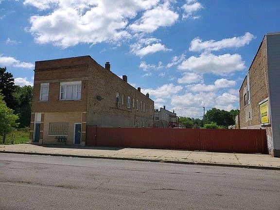 3rd image of 353 E Kensington Ave #1R