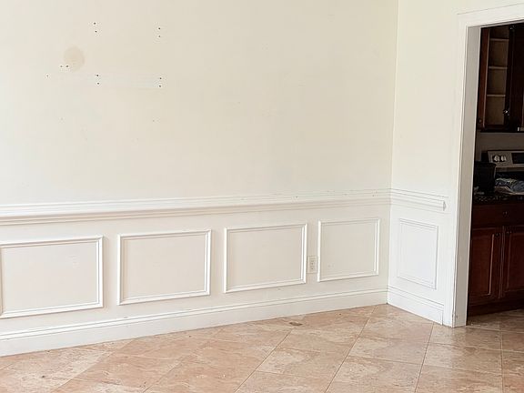 4th image of 258 Liberty Trce