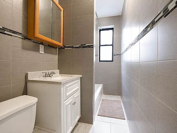 4th image of 668 Hancock St #4B