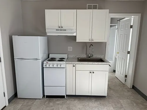 190 Wilson St E Photo 1