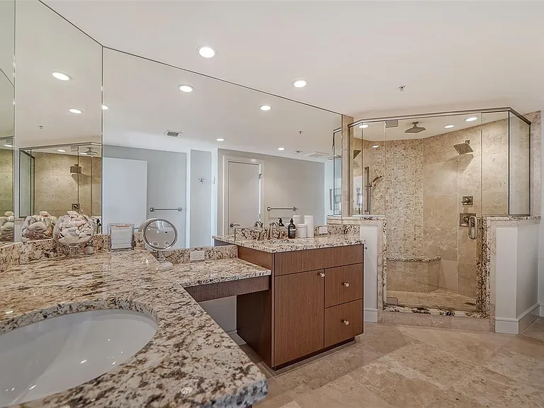 1800 Benjamin Franklin Dr #906-B — Photo 4