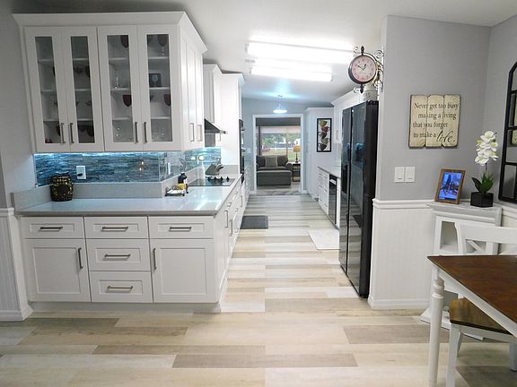 3rd image of 529 Hemingway Terrace #8