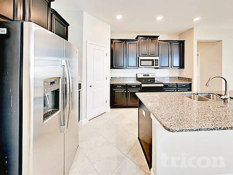 9735 Ivory Dr — Photo 17
