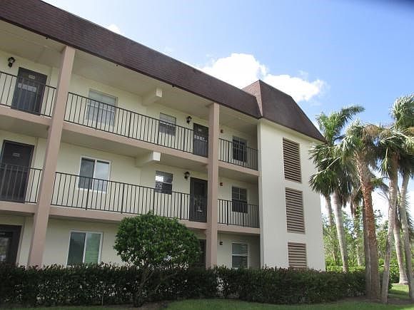 Second floor end unit