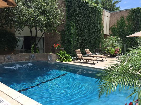 2400 S Polk St APT 204