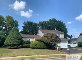 11 Tennyson St, Edison, NJ 08820