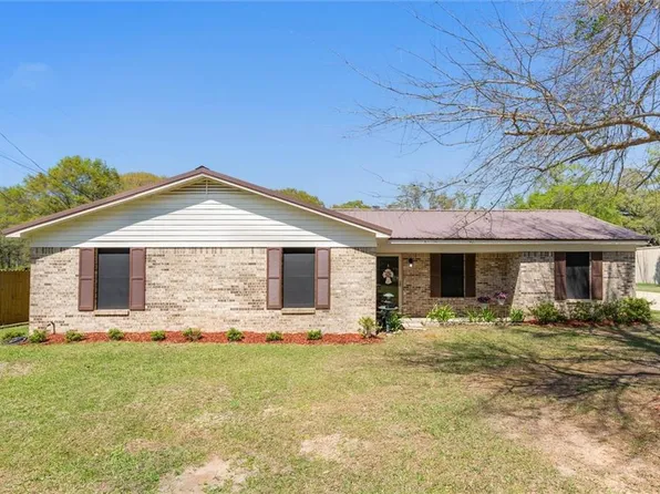 9002 Glen Acres Dr N, Mobile, AL 36608